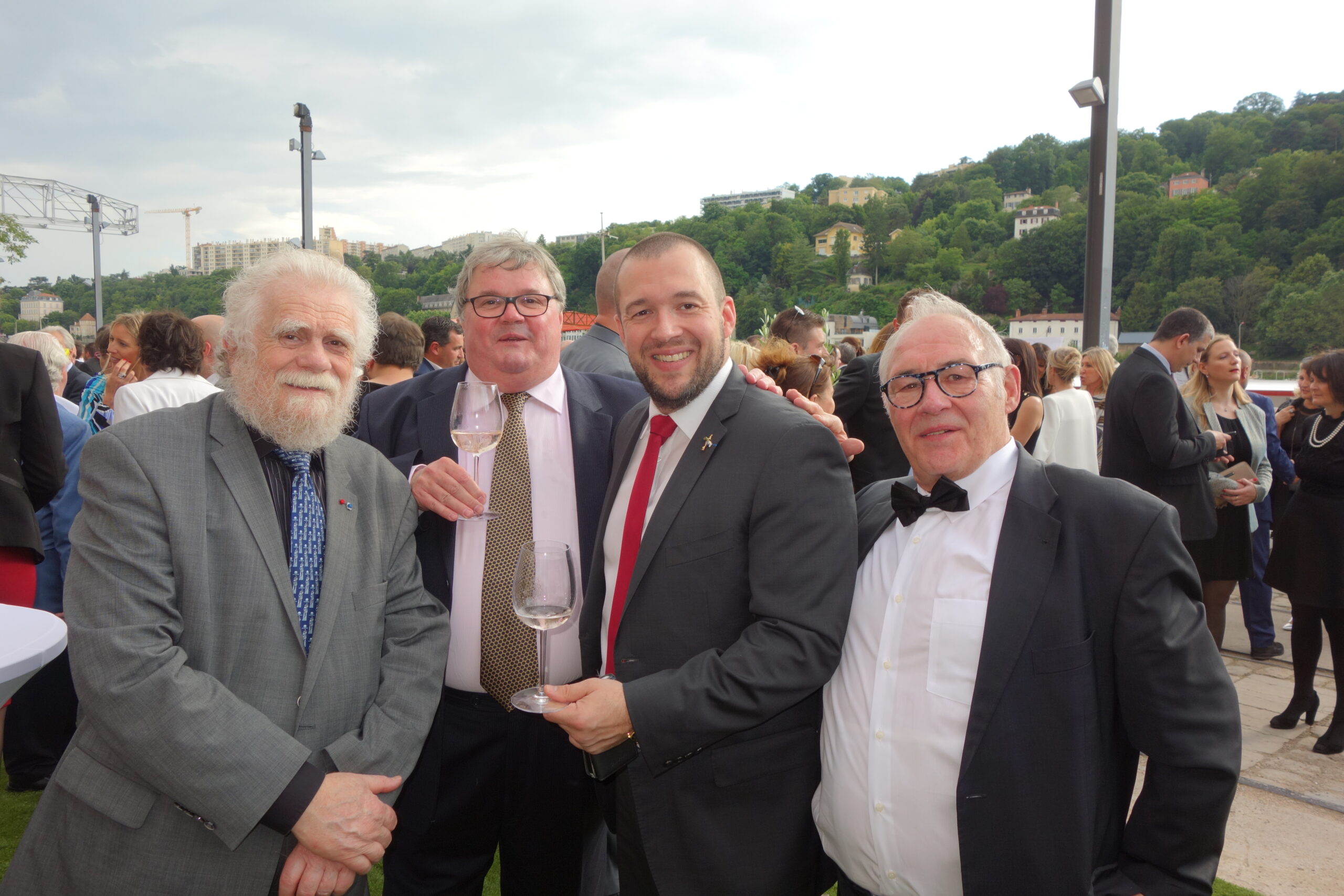 ( 1) Guillaume Gomez ex chef de l’Elysée multits mandats Gastronomiques ,Gabriel Paillasson MOF Pâtissier ,Chef Christian Millet MOF Président