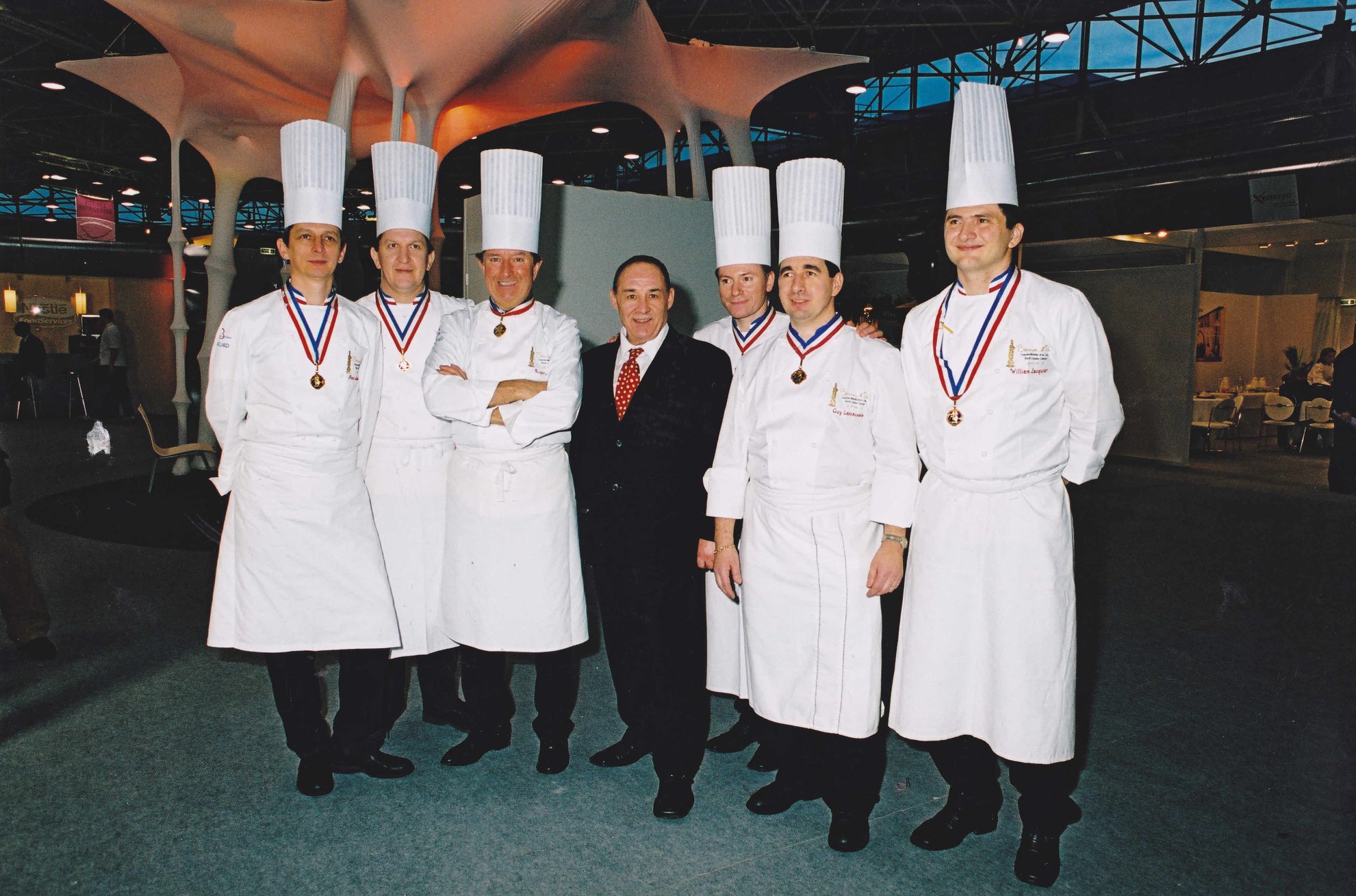 (176) Les Meilleurs ouvriers de France Lyonnais avec dans la photo mon Ami Roger Jaloux et Williams Jacquier