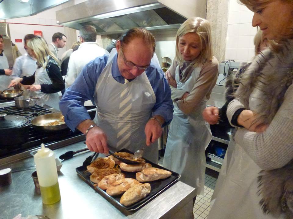 (75) Dans l’action cours de cuisine à l’atelier des chefs avec Guy Bardel Lyon