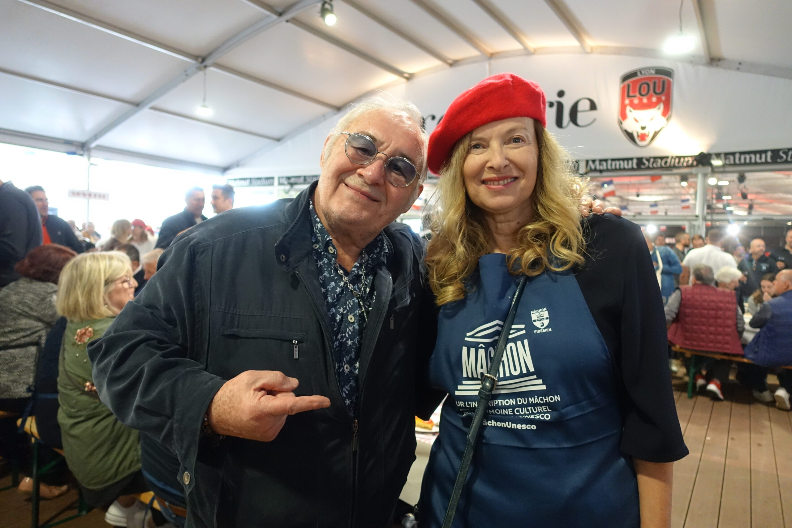 (91) Guy Bardel et la journaliste Valérie TrierWeiler trés sympa au grand machon de Monde Lyon 7è