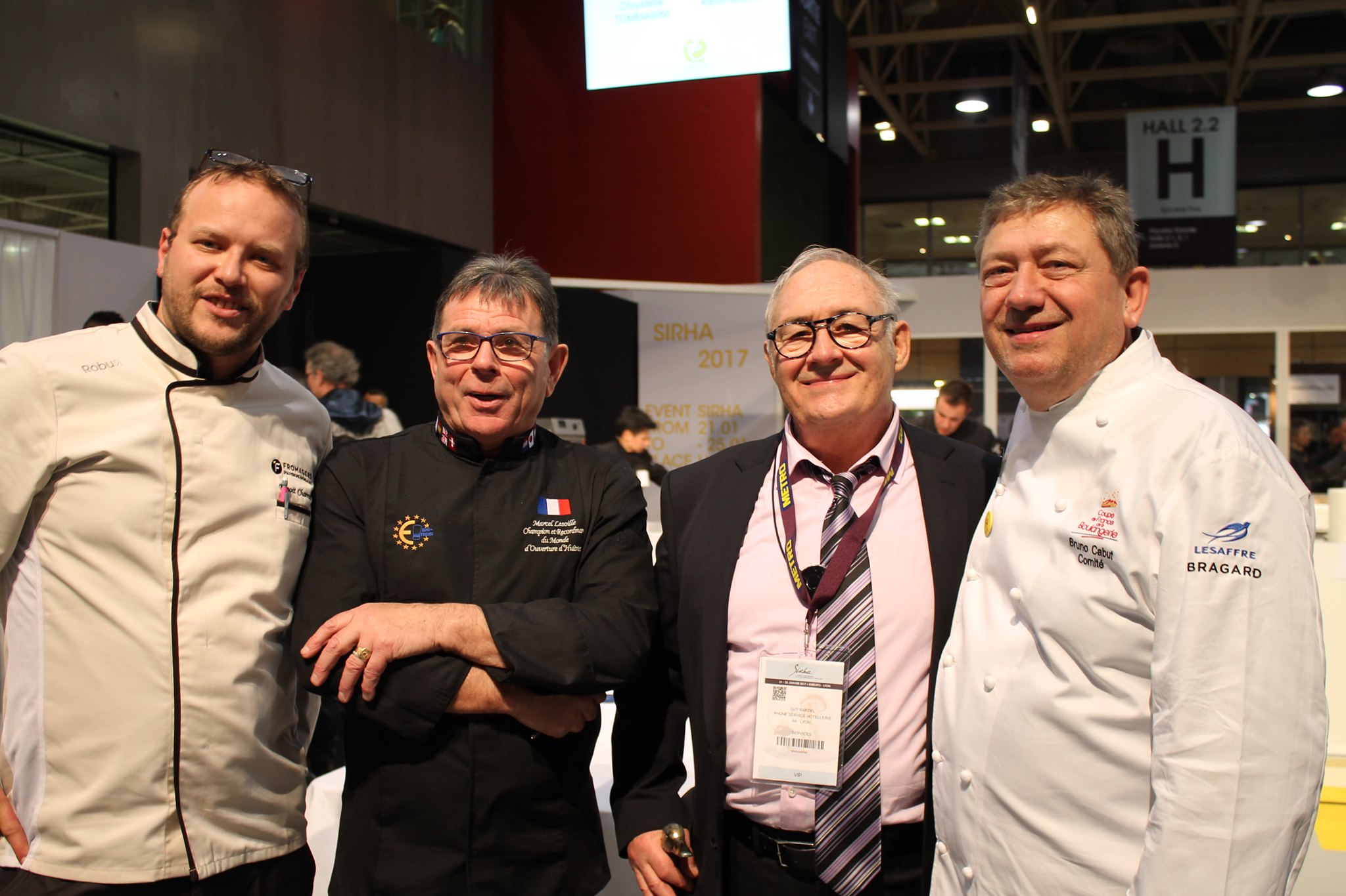 (191) Rémy chef Marcel Lesoille champion du Monde des écaillers et Bruno Cabut Président des boulangers Rhône-Alpes.