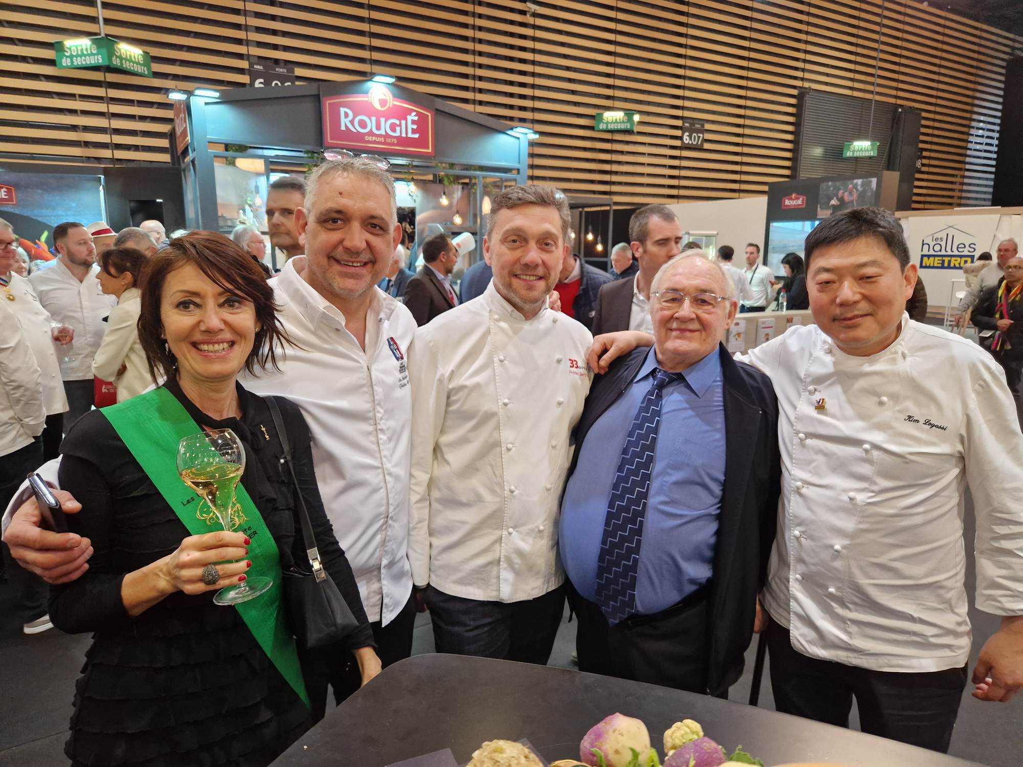 Avec notre Reine Florence Guyot et son célèbre champagne et nos Chefs Lyonnais Sirha 2024