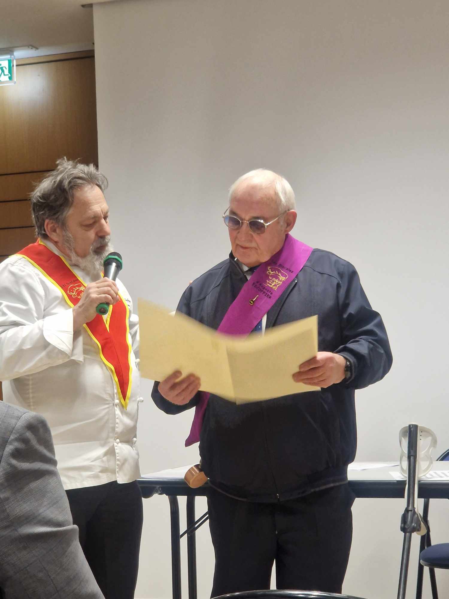 Christophe Geoffroy Président au micro pour mon intronisation disciples d&rsquo;Escofier 2022
