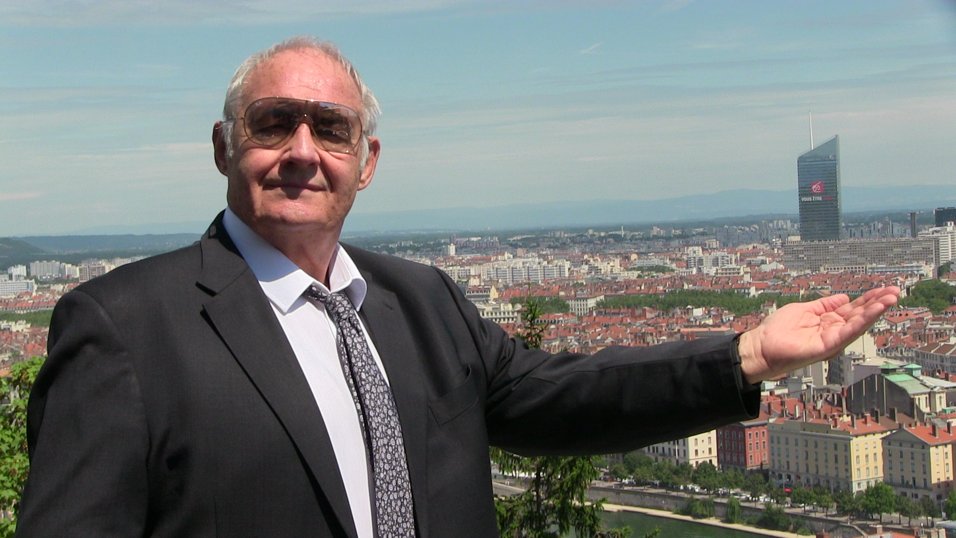GUY Bardel recrutement dans sa ville de coeur Lyon