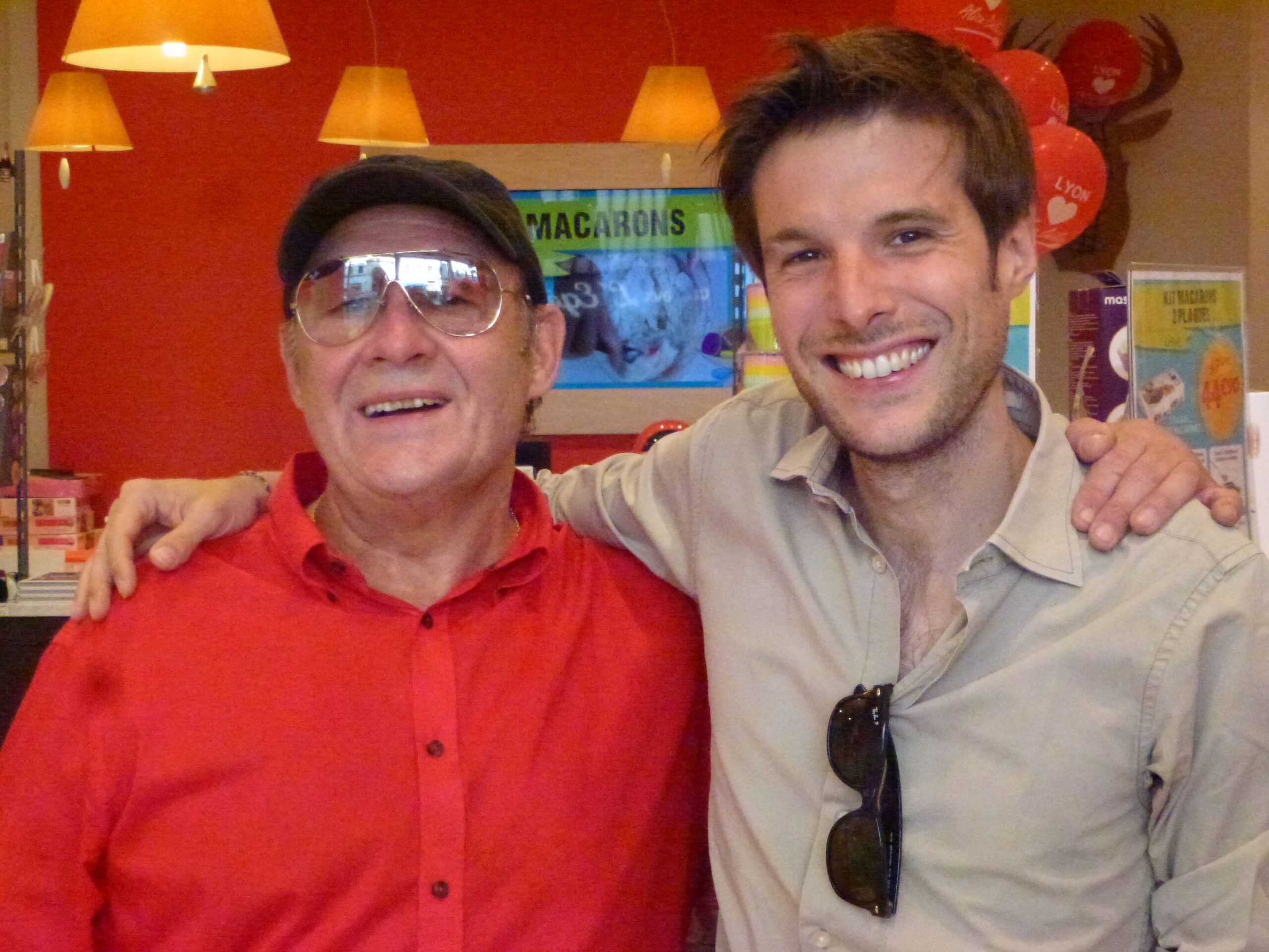 Grégory Cuilleron chef animateur France 5 la tournée des popotes avec l&rsquo;ami Guy Bardel