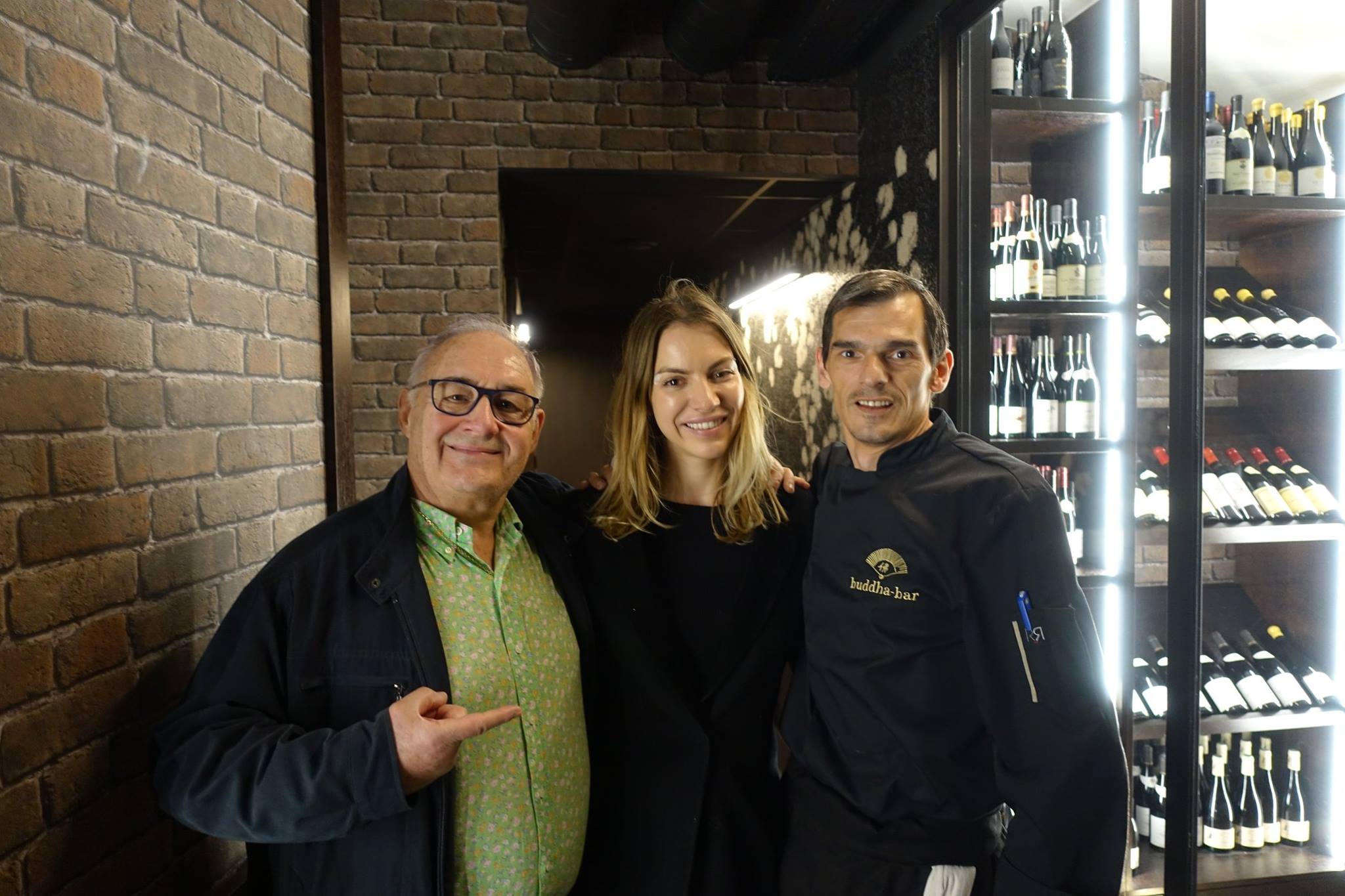 Guy Bardel et la cheffe Marie- Victorine Manoa et le Chef Cyril Roméro du Buddha bar Resto .Lyon 2è 2020