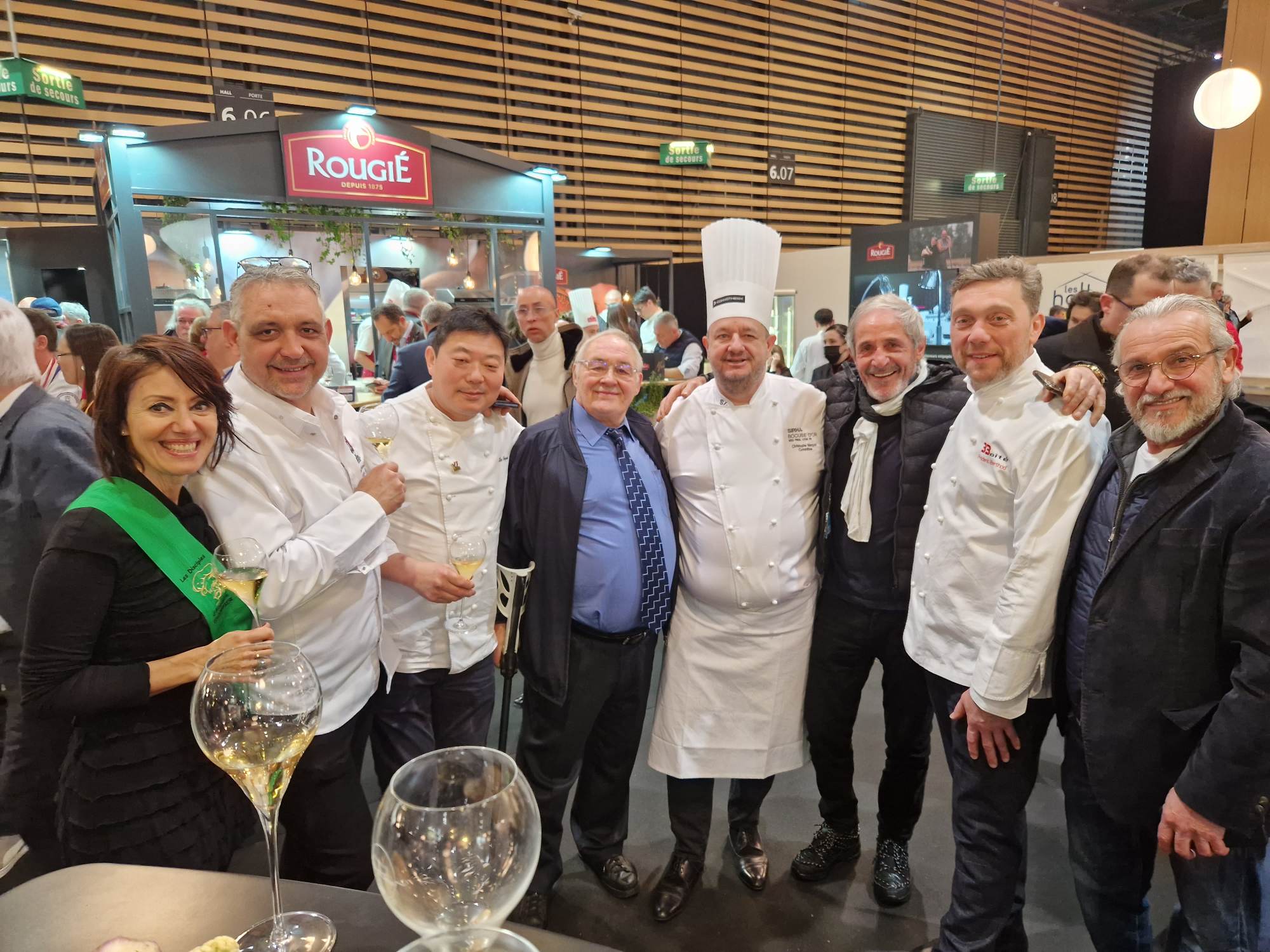 La grande famille culinaire avec son Président Christophe Marguin au Sirha attention vous étes filmés ( souriez )