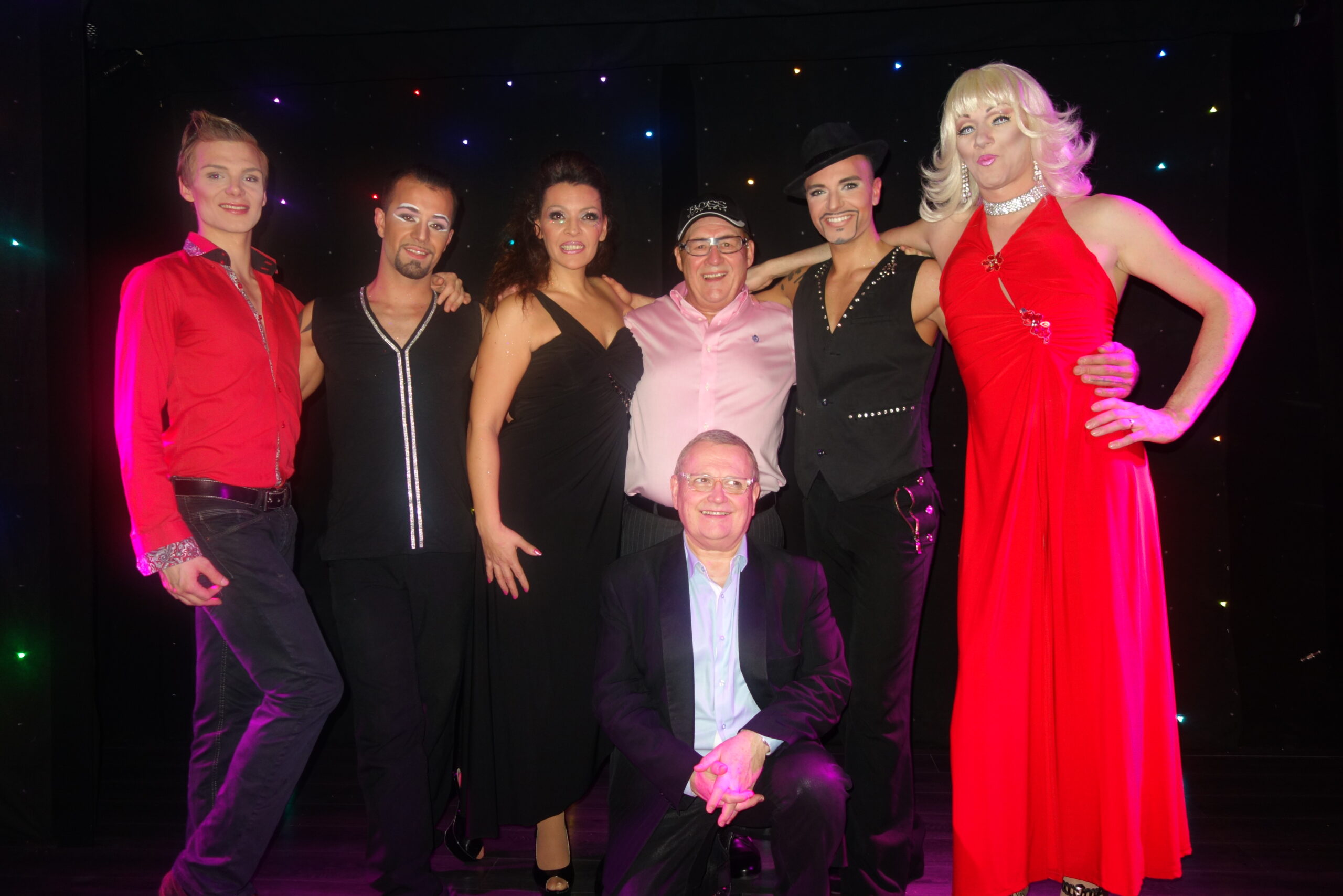 Le Cabaret Oh Paradis avec le Boss Jean jacques Mazart et la troupe et Guy