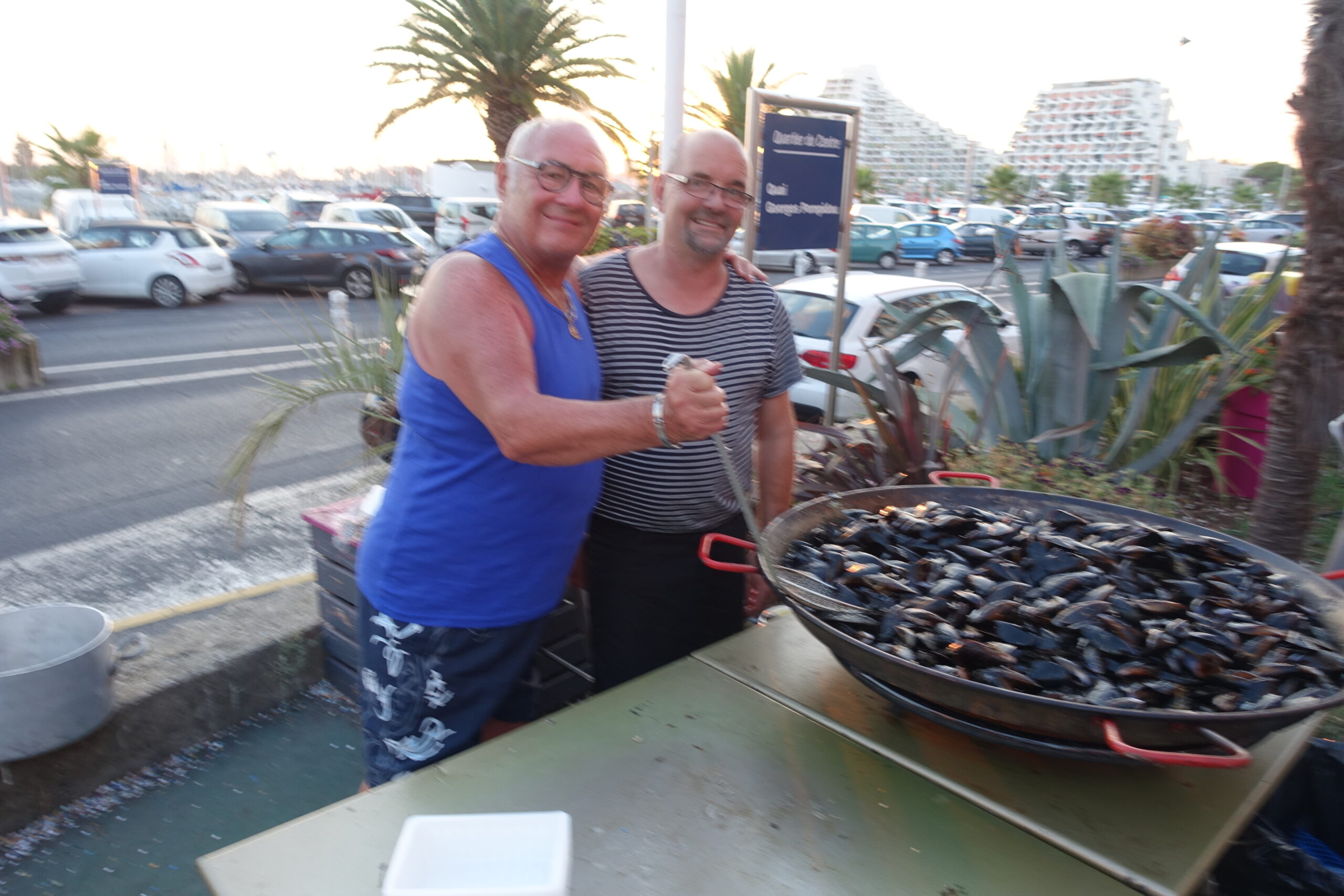 Le champion de France de la moule l&rsquo;ami Max dans le Sud.