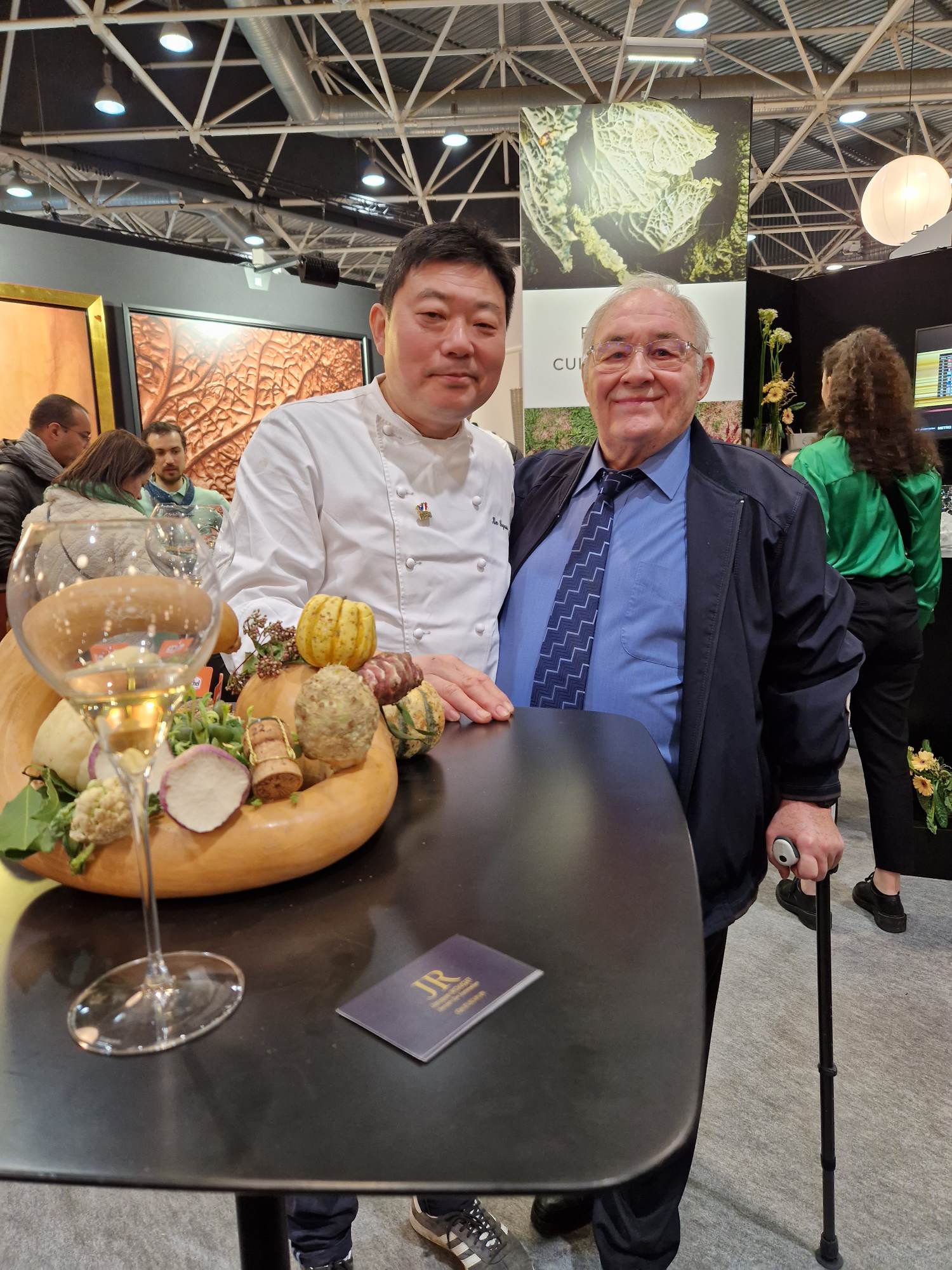 Le chef Kim Logassi Léon de Lyon avec son ami Guy Bardel 2023