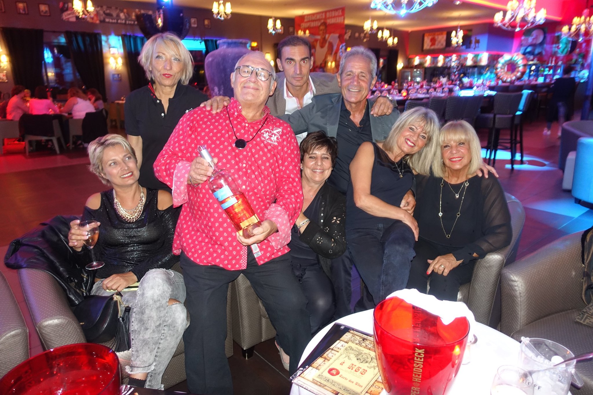 Soirée de folie à l&rsquo;AKGB avec les amis(es) de bien belles personnes