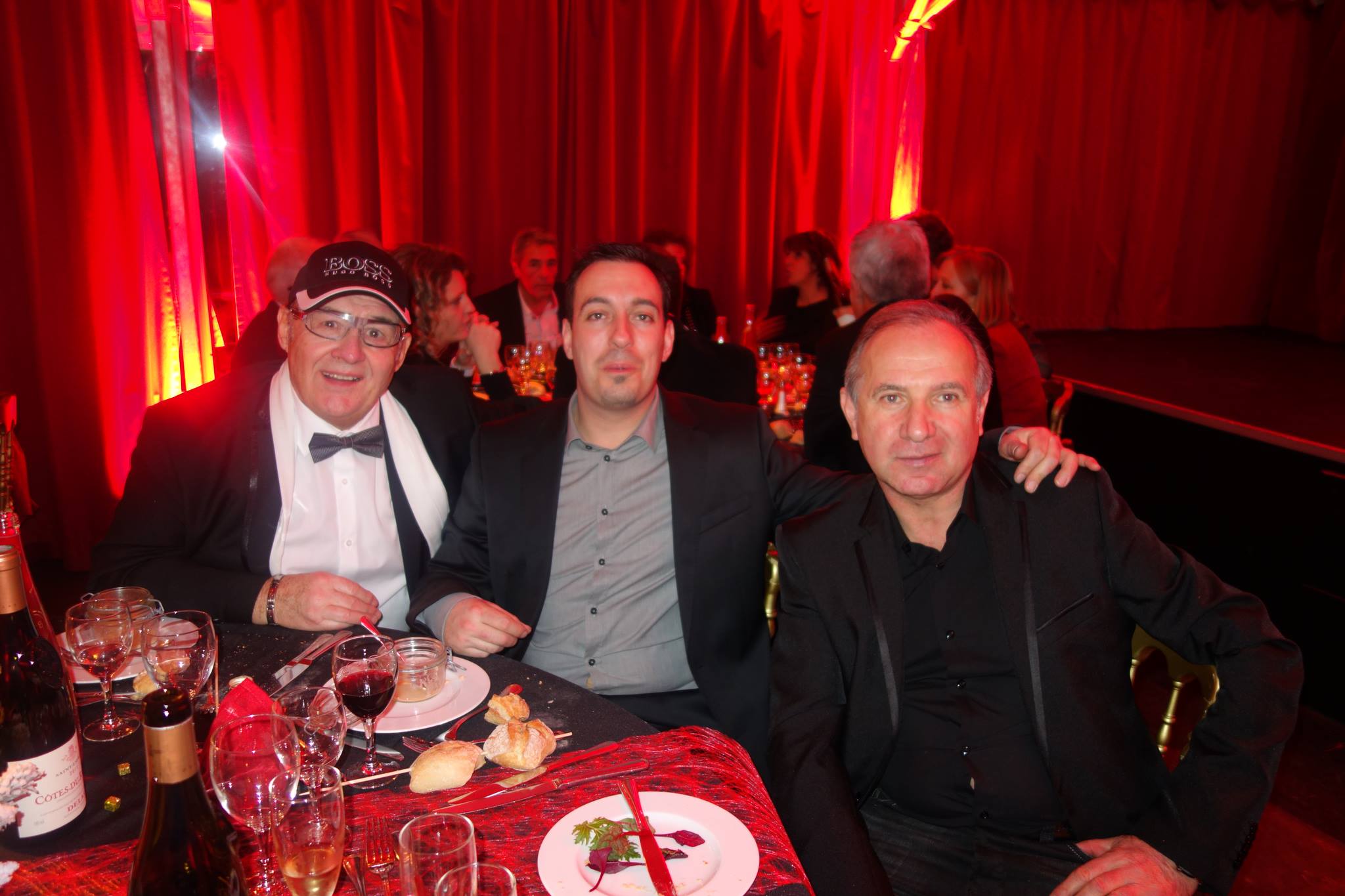Soirée gala sur bateau lyonnais avec GG le chef de la sécurité et notre boulanger José soirée réveillon