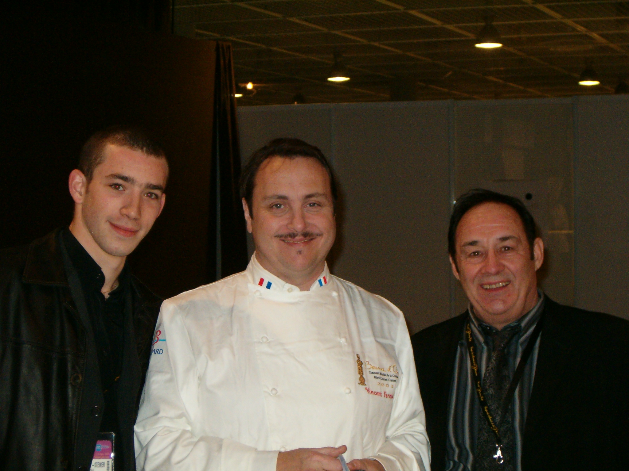 Vincent Ferniot animateur culinaire un ami Alex au Sirha 2005