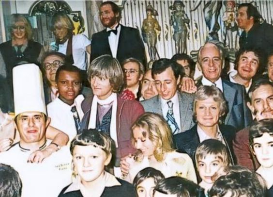 photo d&rsquo;exception Paul Bocuse et les stars GB au fond en haut à droite 1975